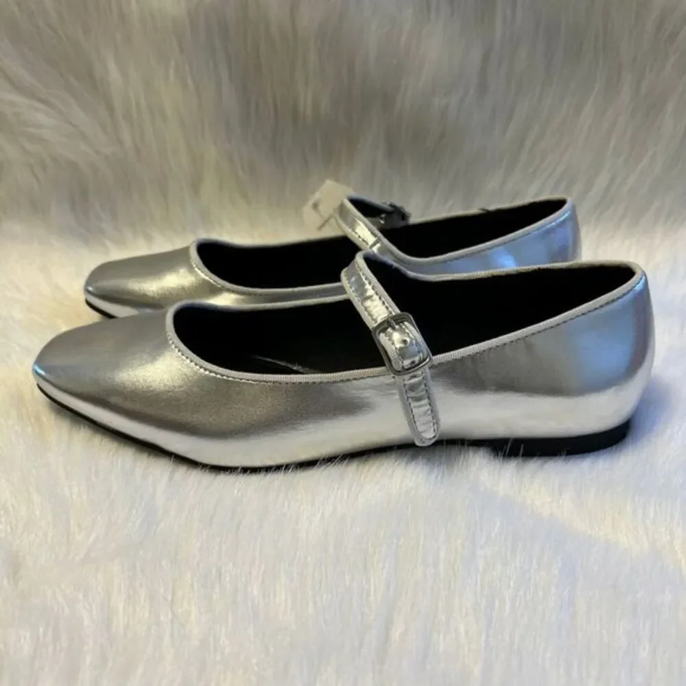 Time‎ And Tru Mary Jane Silver Shoes Womens Size 8 1/2 Gray Flats Memory Foam
